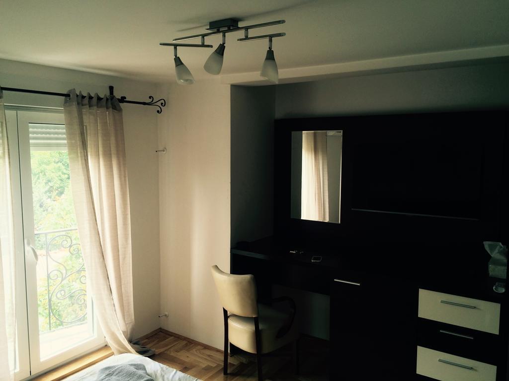 Park Srce Apartments アランジェロヴァツ 部屋 写真