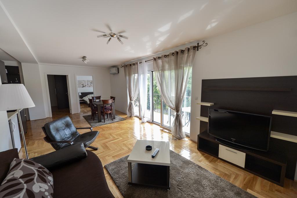 Park Srce Apartments アランジェロヴァツ 部屋 写真