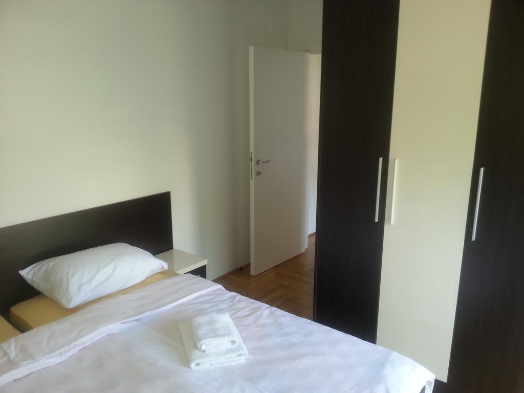 Park Srce Apartments アランジェロヴァツ 部屋 写真