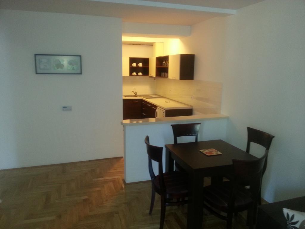 Park Srce Apartments アランジェロヴァツ 部屋 写真